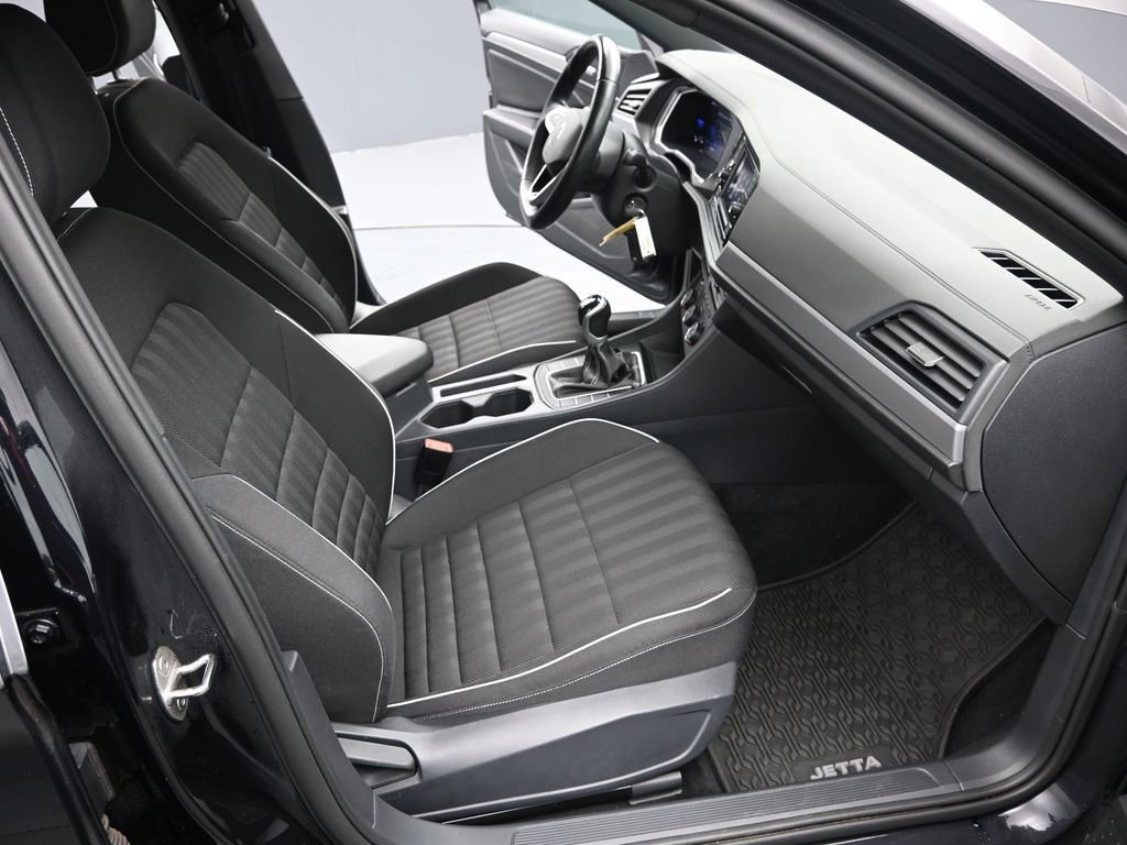 Used 2023 Volkswagen Jetta Sport image 23