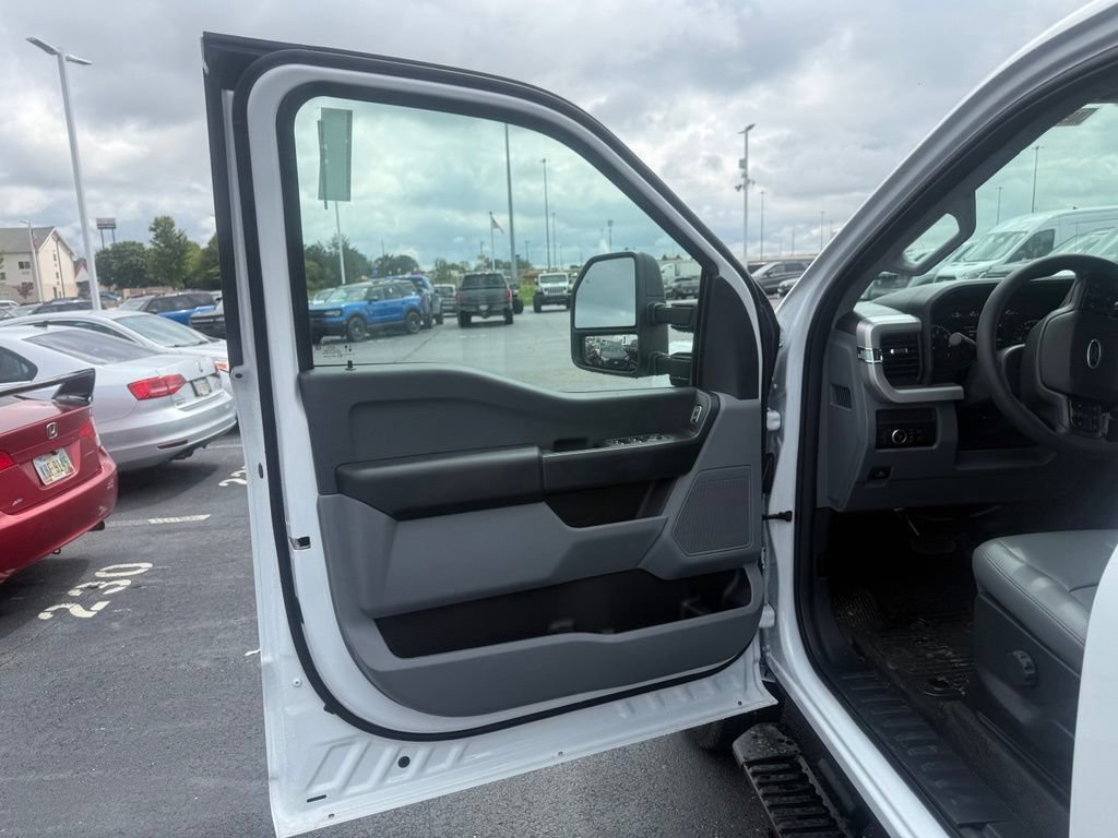 New 2026 Ford F250 XL w/ XL Chrome Package AWD/4WD image 14