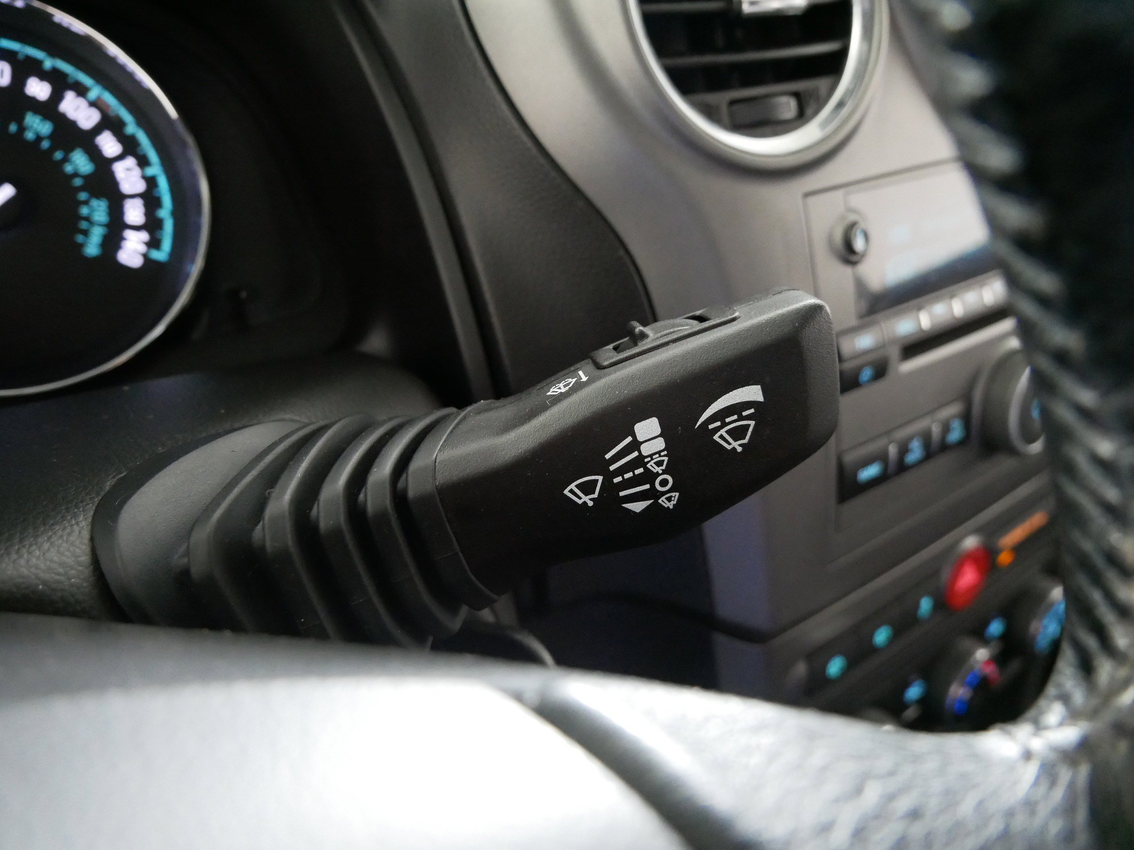 Used 2014 Chevrolet Captiva Sport LT FWD image 32