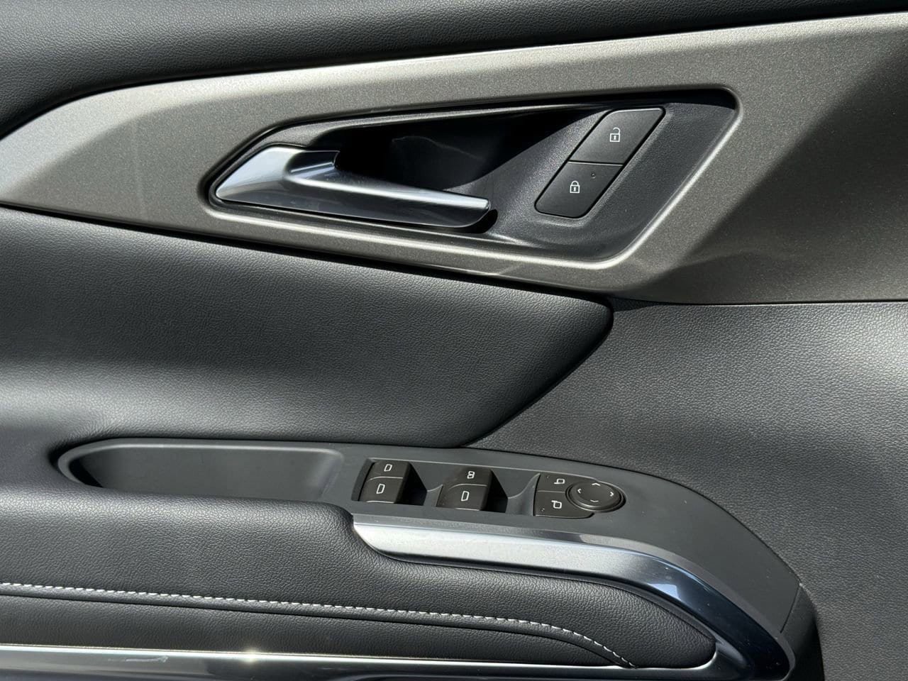 New 2026 Chevrolet Traverse LT image 19