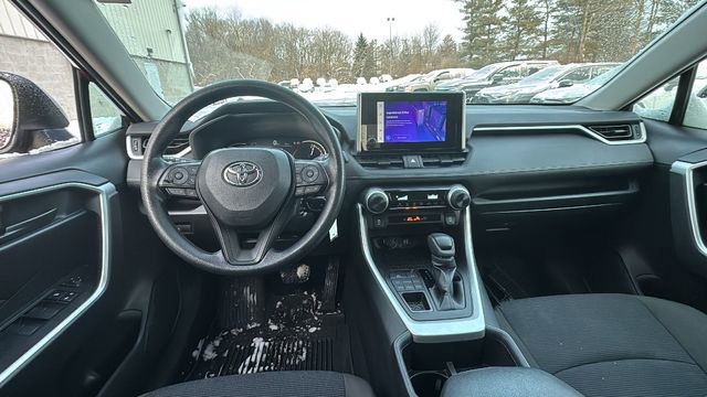Used 2024 Toyota RAV4 LE image 8
