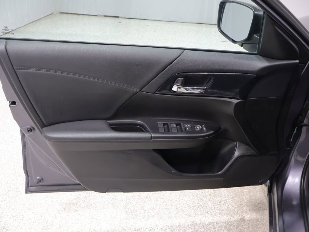Used 2015 Honda Accord Sport image 11