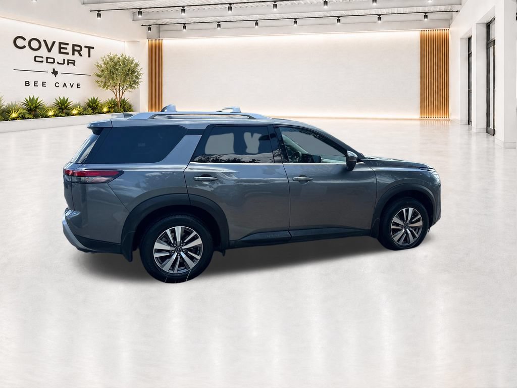 Used 2023 Nissan Pathfinder SL AWD/4WD image 13