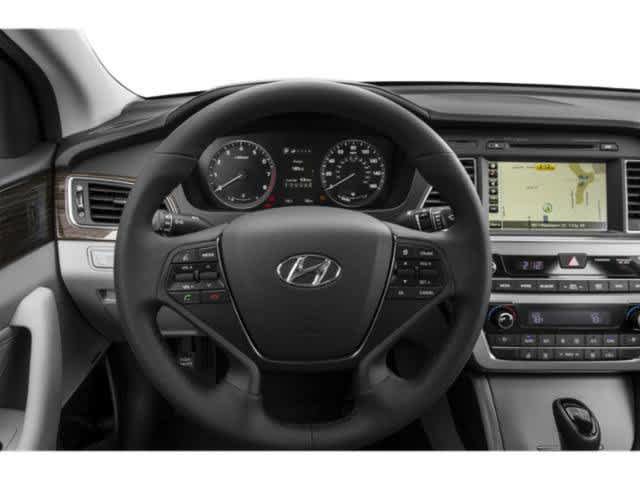 Used 2015 Hyundai Sonata Limited w/ Option Group 06 FWD image 10