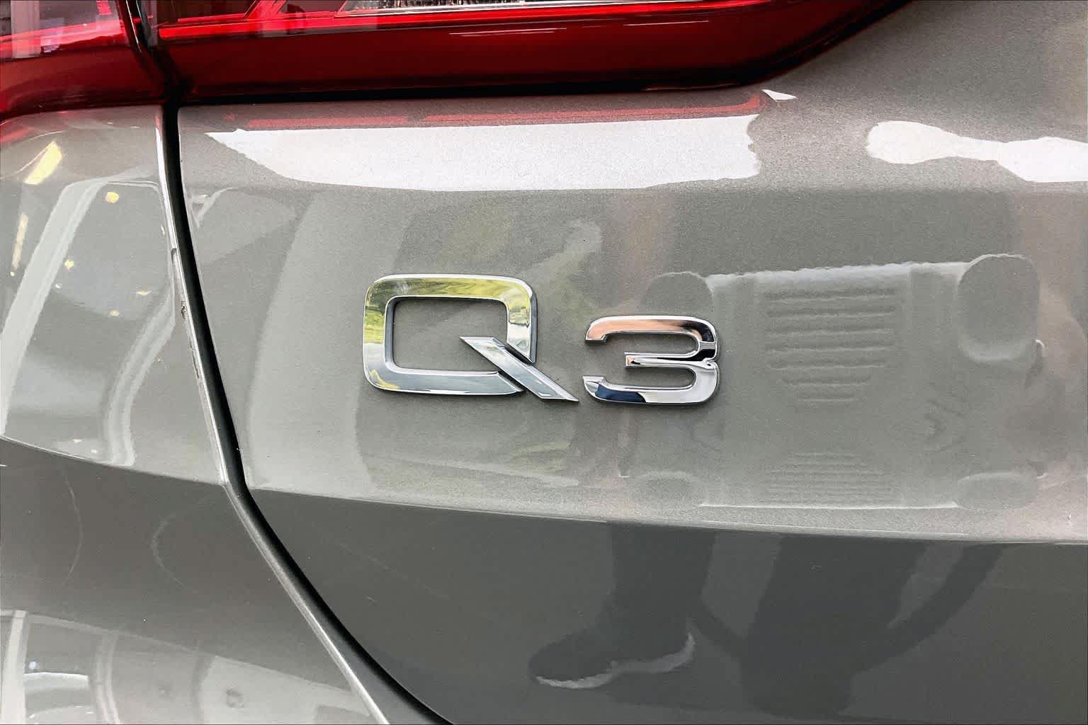 Used 2023 Audi Q3 2.0T Premium w/ Convenience Package AWD/4WD image 32
