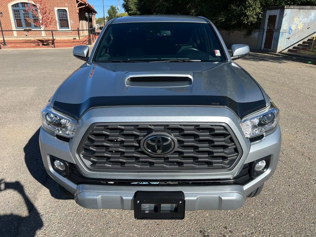 Used 2022 Toyota Tacoma 4x4 Double Cab image 2