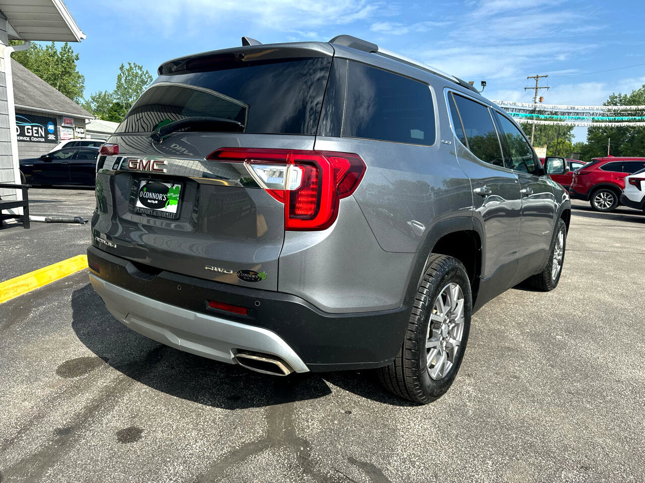 Used 2021 GMC Acadia SLT w/ Technology Package image 3