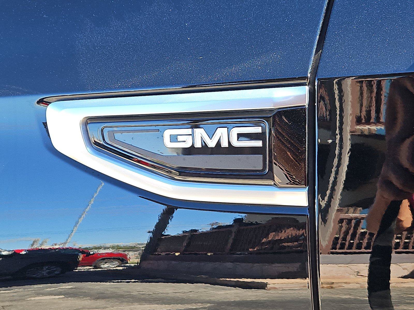 Used 2024 GMC Yukon XL Denali w/ Denali Reserve Package AWD/4WD image 14