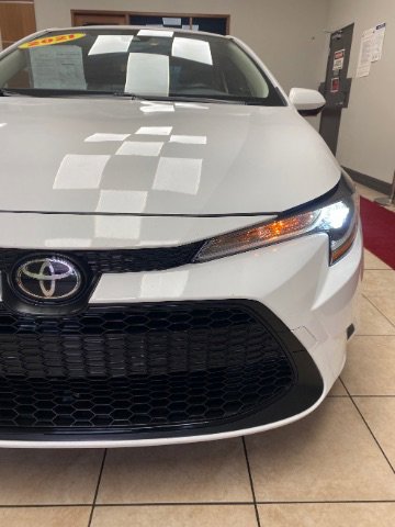 Used 2021 Toyota Corolla LE FWD image 9