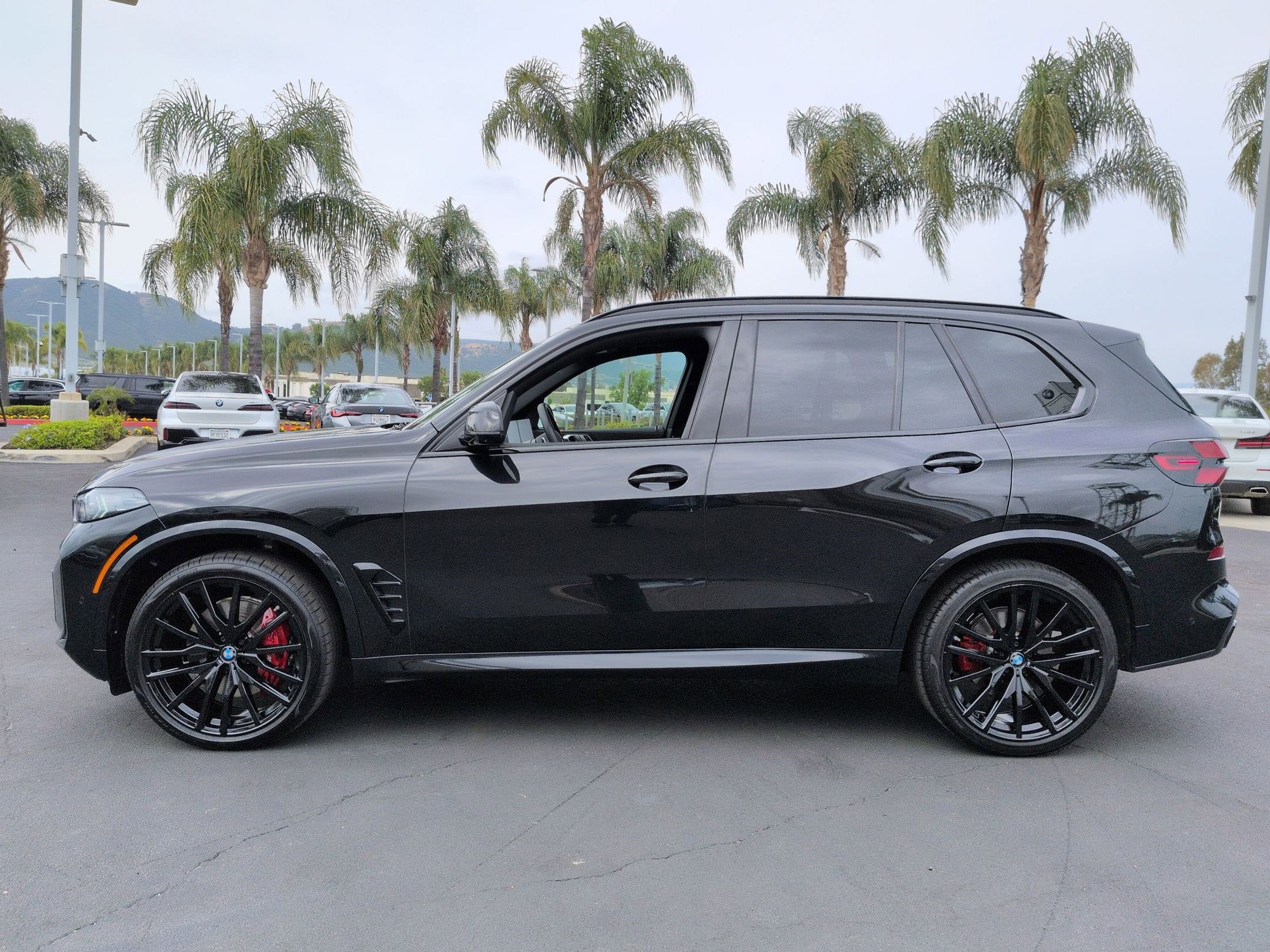 Used 2026 BMW X5 xDrive40i w/ M Sport Package AWD/4WD image 7