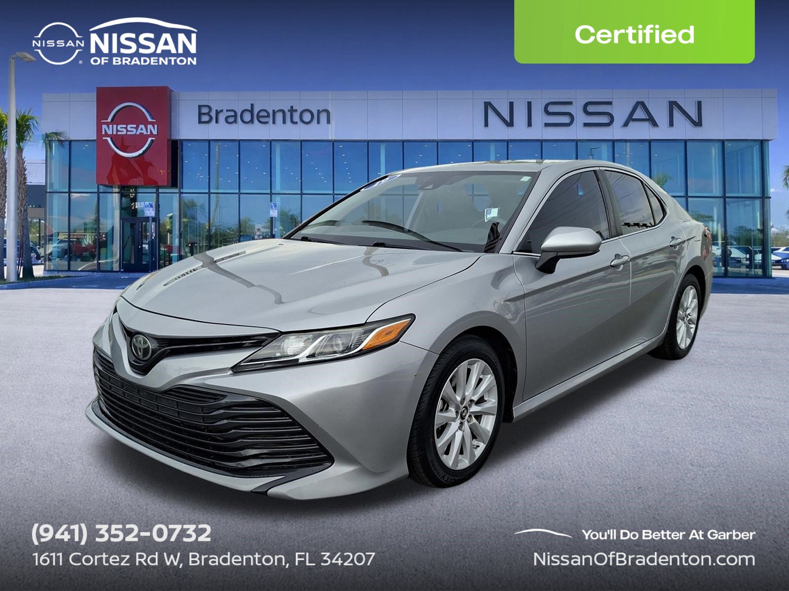 Used 2019 Toyota Camry LE image 1