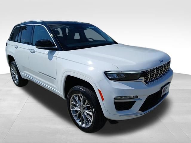 Used 2022 Jeep Grand Cherokee Summit AWD/4WD image 7