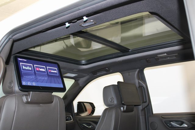 Used 2024 GMC Yukon XL Denali w/ Denali Reserve Package image 9