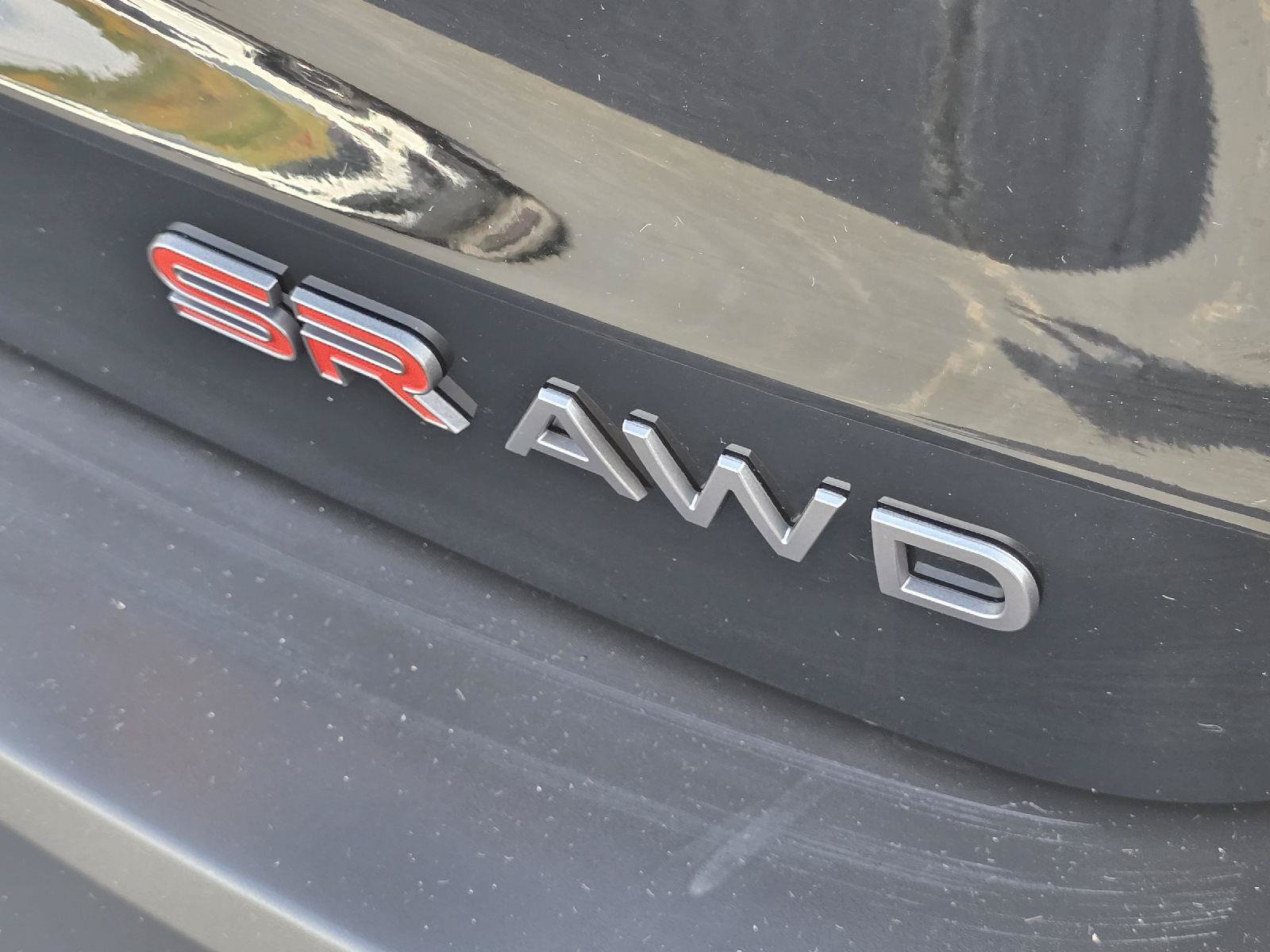 Used 2025 Nissan Kicks SR AWD/4WD image 11