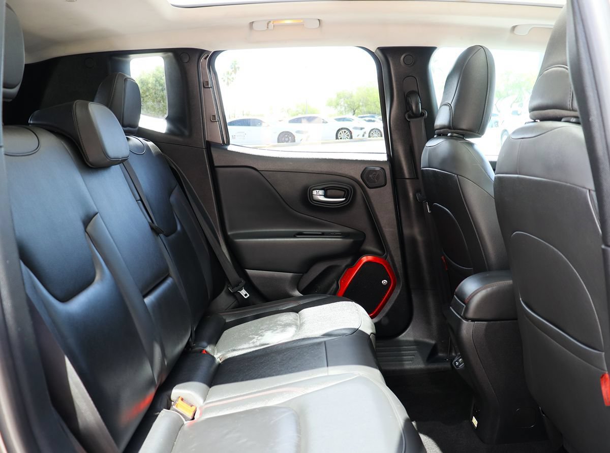 Used 2019 Jeep Renegade Trailhawk AWD/4WD image 27