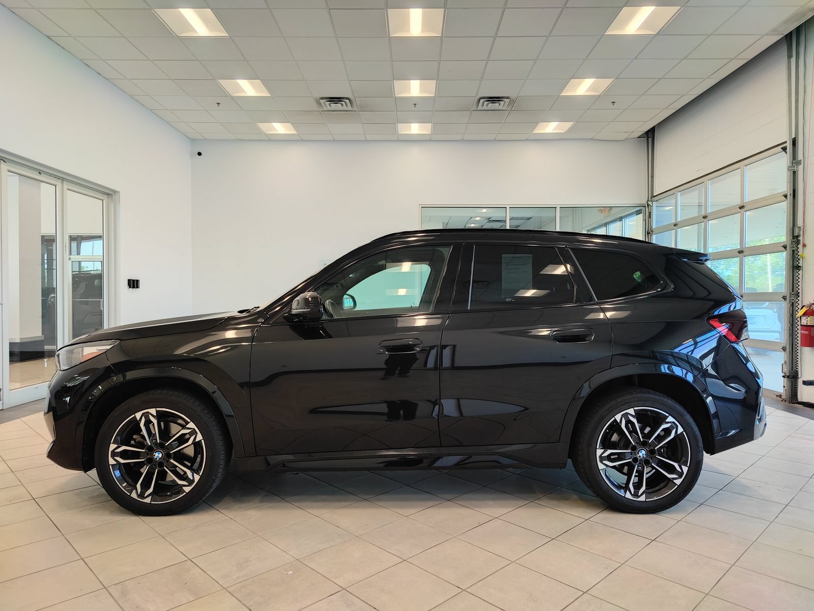 Used 2023 BMW X1 xDrive28i w/ Premium Package AWD/4WD image 6