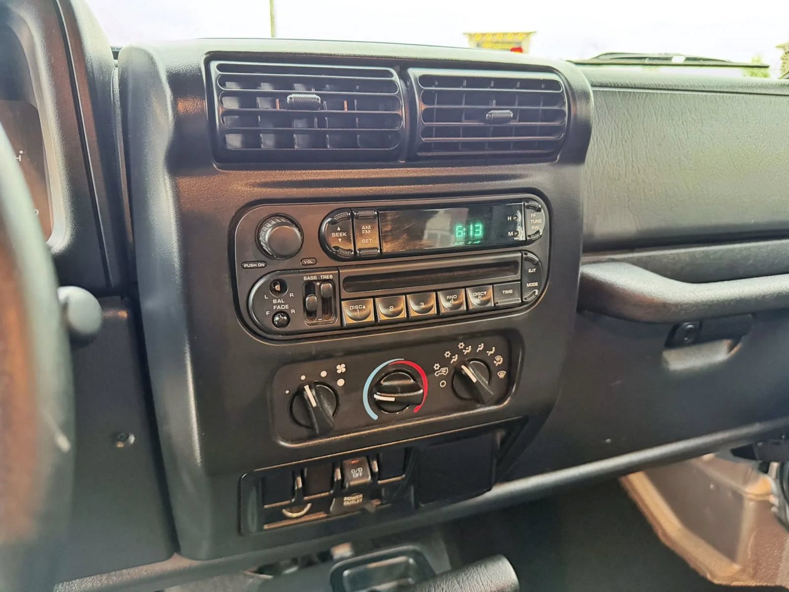 Used 2004 Jeep Wrangler 4WD image 81
