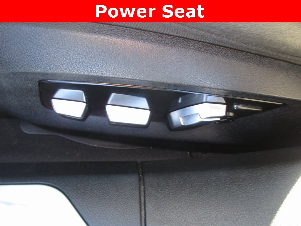 Used 2022 BMW 740i xDrive w/ Premium Package image 23