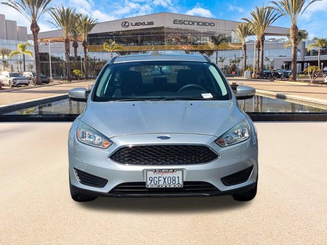 Used 2015 Ford Focus SE FWD image 2