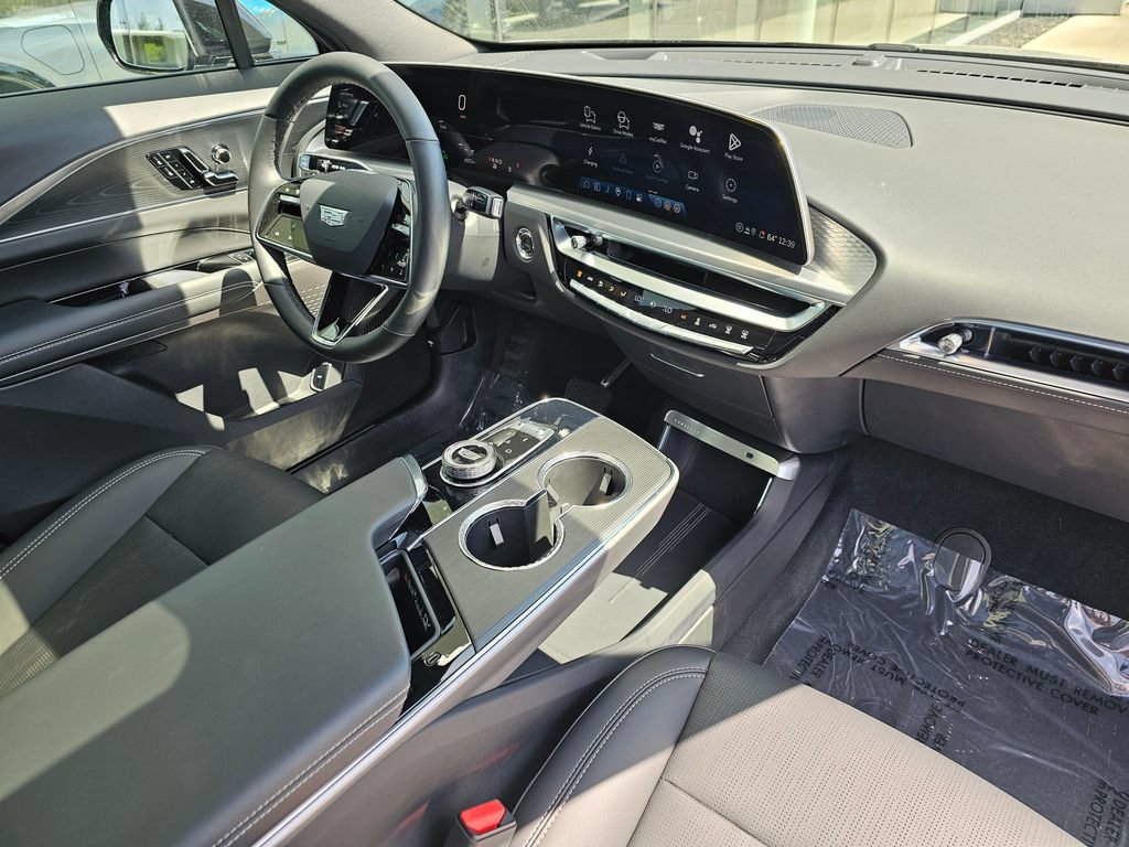 Used 2025 Cadillac Lyriq Sport RWD image 10
