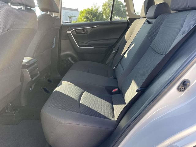 Used 2021 Toyota RAV4 LE FWD image 17