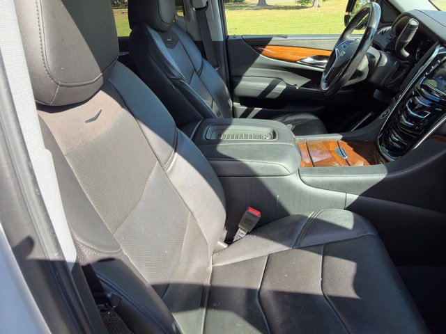 Used 2020 Cadillac Escalade Luxury AWD/4WD image 26