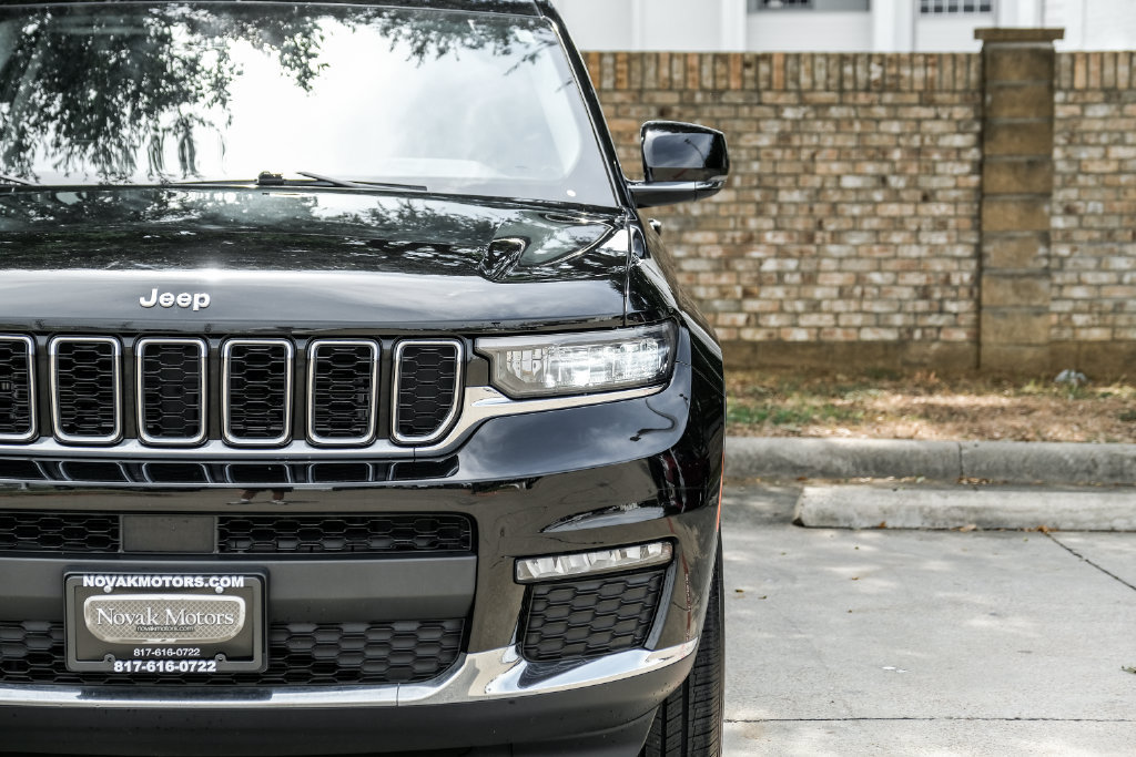 Used 2023 Jeep Grand Cherokee L Limited AWD/4WD image 61