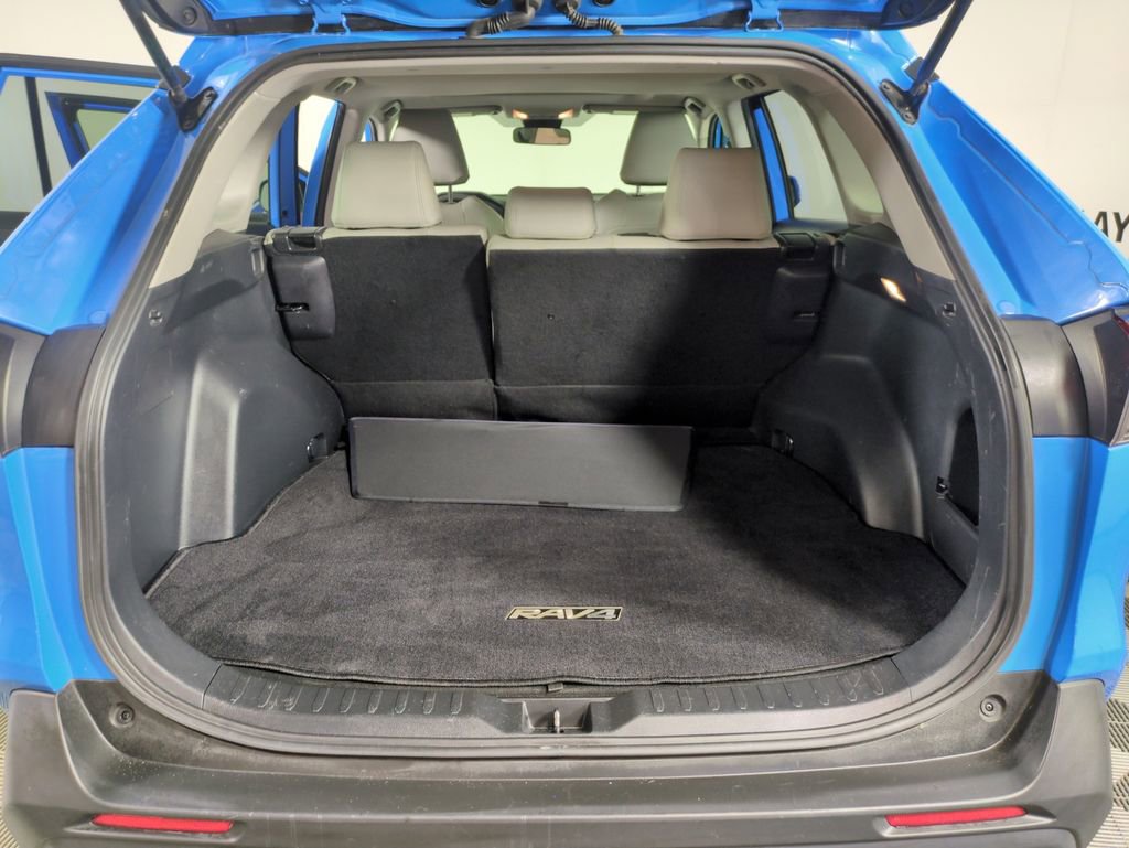 Used 2019 Toyota RAV4 XLE AWD/4WD image 24