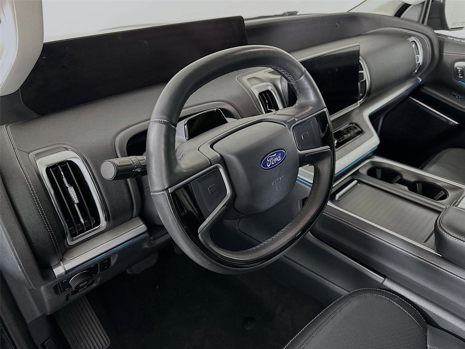 Used 2025 Ford Expedition Max Platinum w/ Driver's Package AWD/4WD image 25