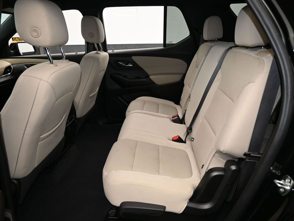 Used 2023 Chevrolet Traverse LS image 31