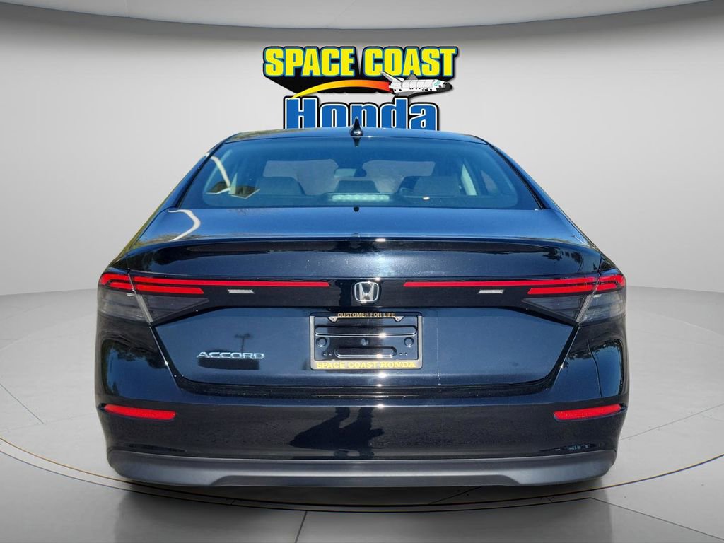 Used 2023 Honda Accord EX image 4