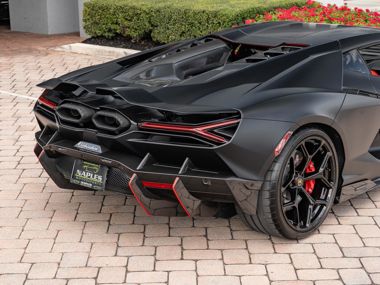 Used 2024 Lamborghini Revuelto image 51