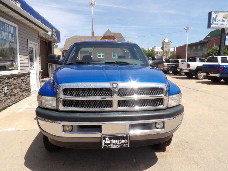 Used 1999 Dodge Ram 3500 Truck SLT image 2