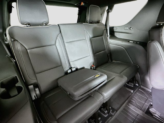 Used 2025 Chevrolet Tahoe Premier AWD/4WD image 28