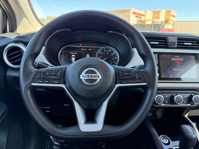 Used 2022 Nissan Versa SV FWD image 15