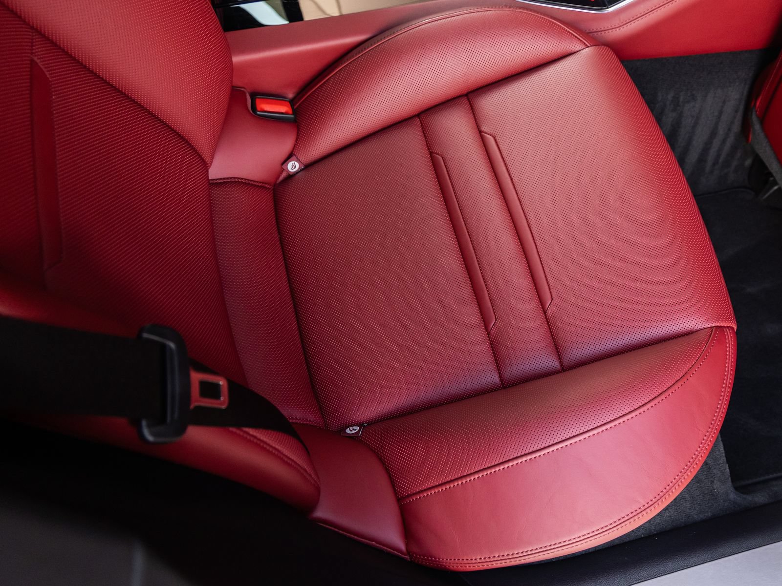 Certified 2023 Porsche Panamera 4S AWD/4WD image 42
