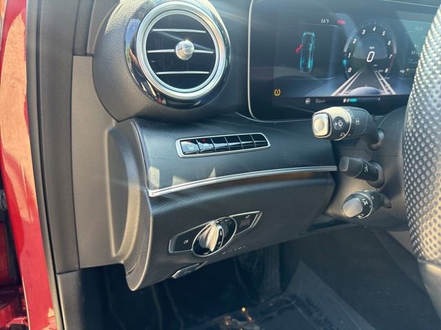 Used 2017 Mercedes-Benz E 300 4MATIC image 26