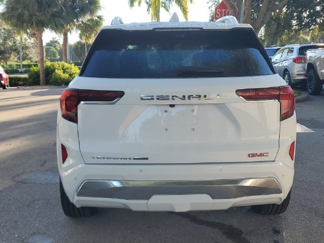 Used 2026 GMC Terrain Denali AWD/4WD image 4