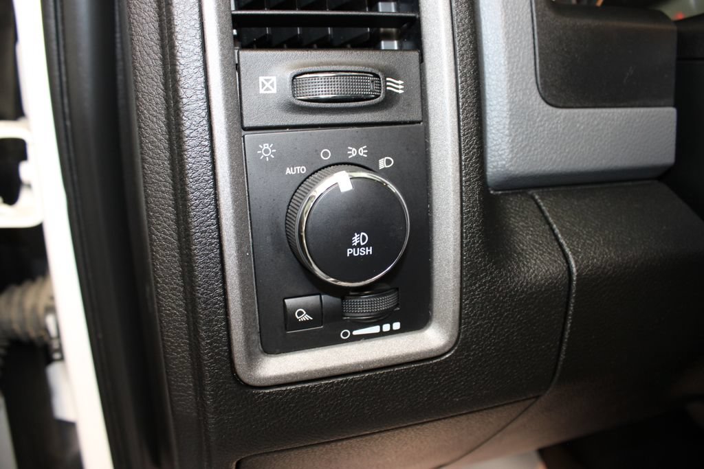Used 2019 RAM 1500 Express w/ Wheel & Sound Group AWD/4WD image 16