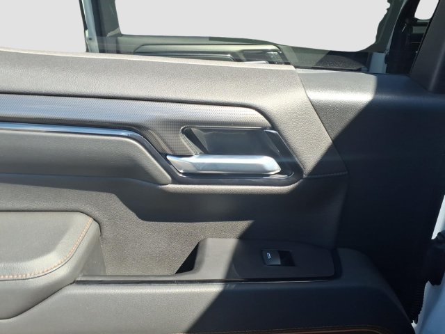 Used 2022 GMC Sierra 1500 AT4 w/ AT4 Preferred Package AWD/4WD image 9