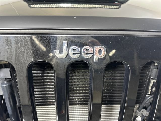 Used 2012 Jeep Wrangler Unlimited Sahara w/ Connectivity Group image 9