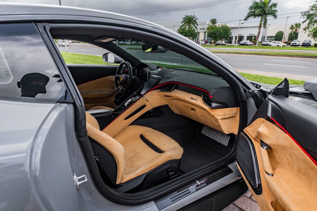 Used 2022 Ferrari Roma RWD image 37