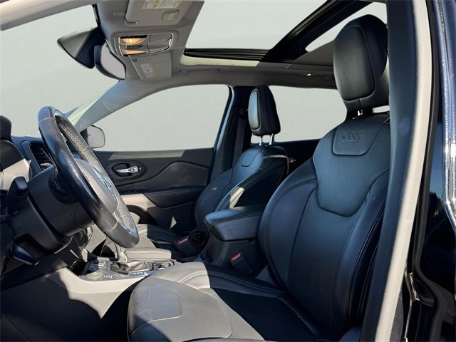 Used 2019 Jeep Cherokee Limited image 9