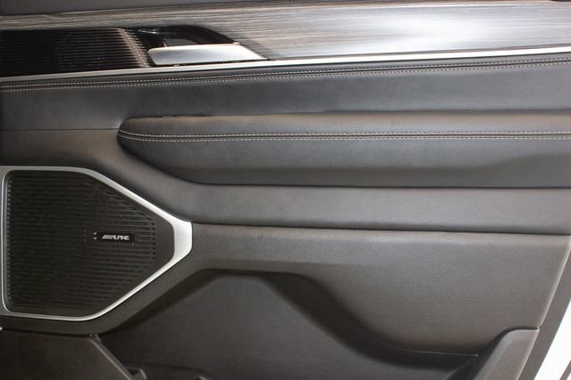 Used 2024 Jeep Wagoneer L Series II w/ Flexible Seating Group image 14