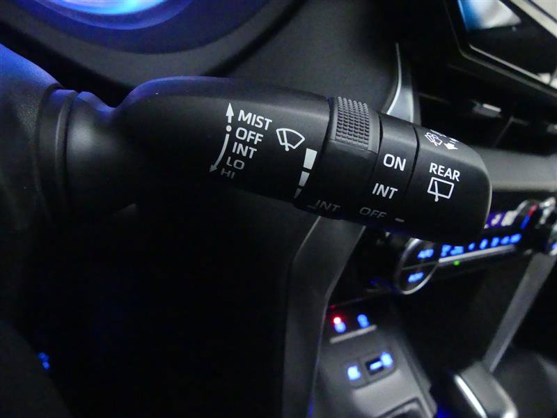 Used 2021 Toyota Venza XLE image 19