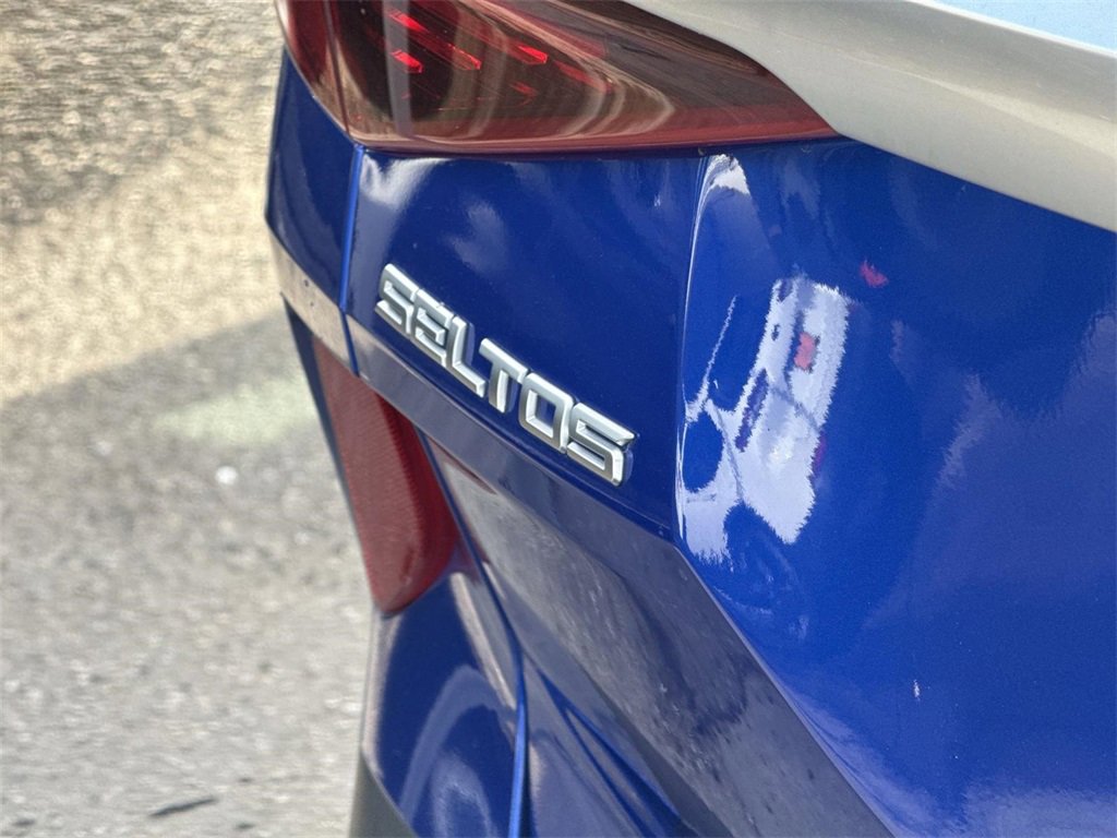 Used 2023 Kia Seltos S w/ Navigation Package image 30
