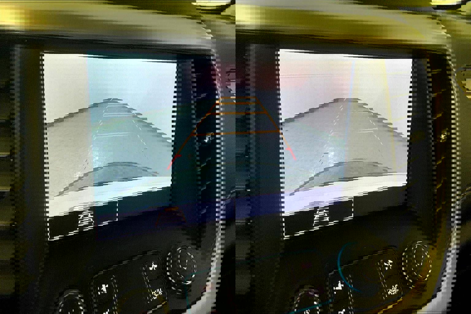 Used 2023 GMC Acadia SLE w/ Driver Convenience Package image 21