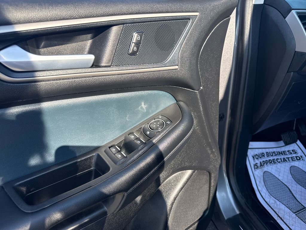 Used 2024 Ford Edge SEL w/ Sport Appearance Package image 29