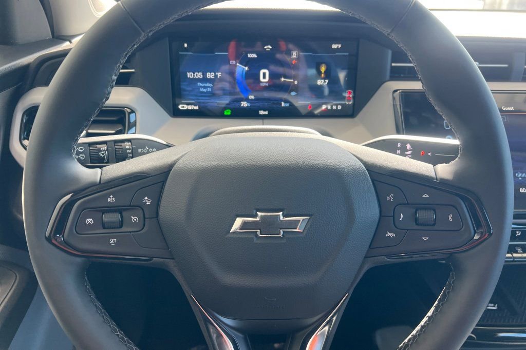 New 2027 Chevrolet Bolt RS w/ Technology Package FWD image 19