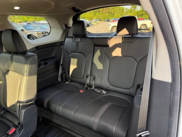Used 2025 Honda Pilot EX-L image 33
